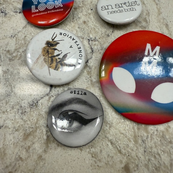 Bundle of 5 Make-up Buttons - Picture 3 of 5